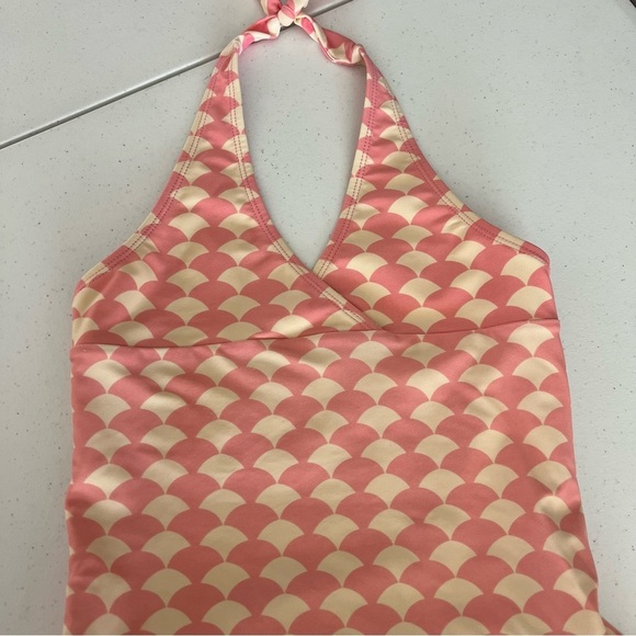 Hanna Andersson Girls Halter Swimsuit One Piece Fish Scale Skirted PinkCream 140 - Picture 2 of 10